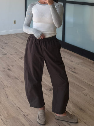 Sprint Theory Active Barrel Pants | Coffee | RESTOCK