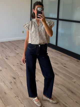 Vinelet Ruffle Sleeve Blouse
