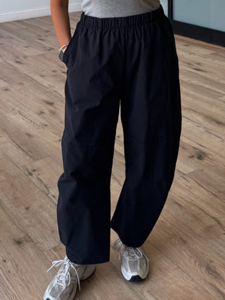 Sprint Theory Active Barrel Pants | Black | RESTOCK