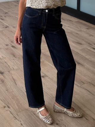 Montclair Slim Barrel Jeans