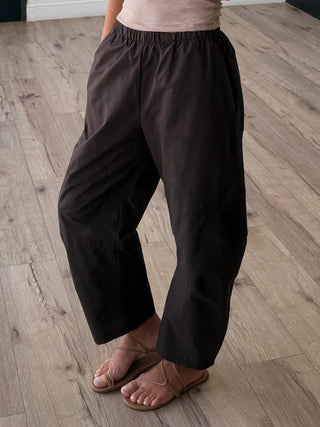 Sprint Theory Active Barrel Pants | Coffee | RESTOCK
